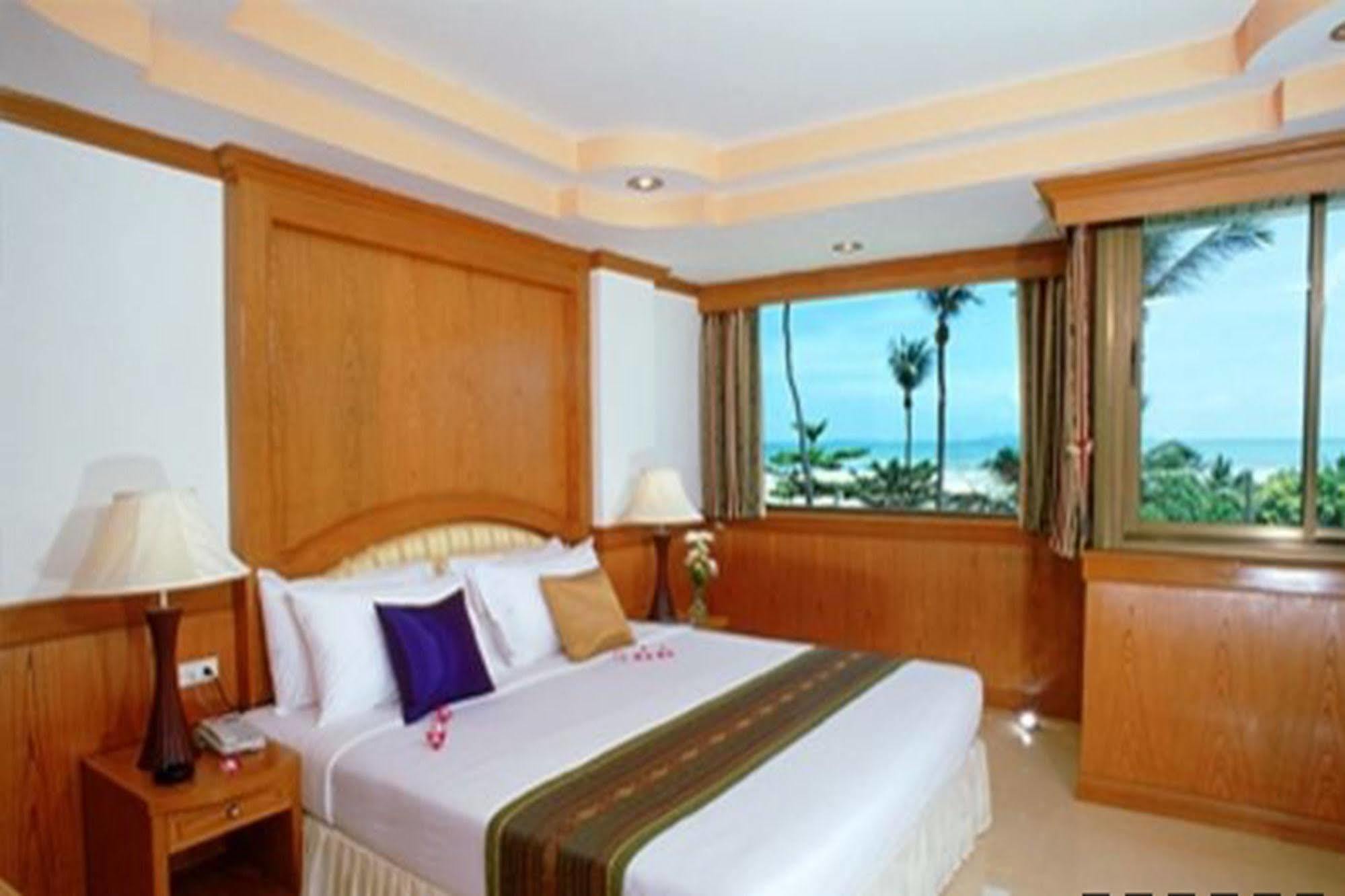 Grand Sea View Beach Resotel Lipa Noi Luaran gambar