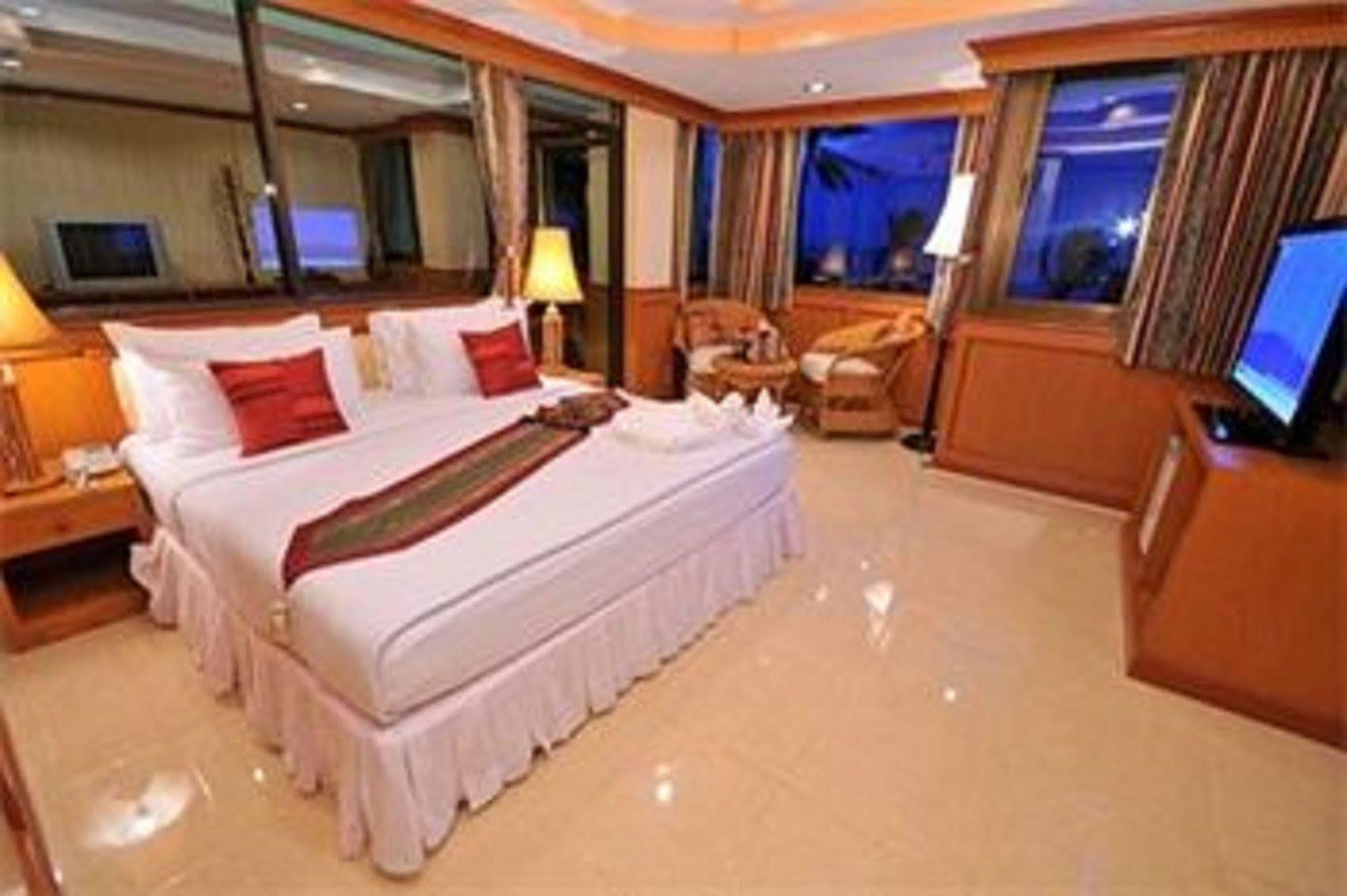 Grand Sea View Beach Resotel Lipa Noi Luaran gambar